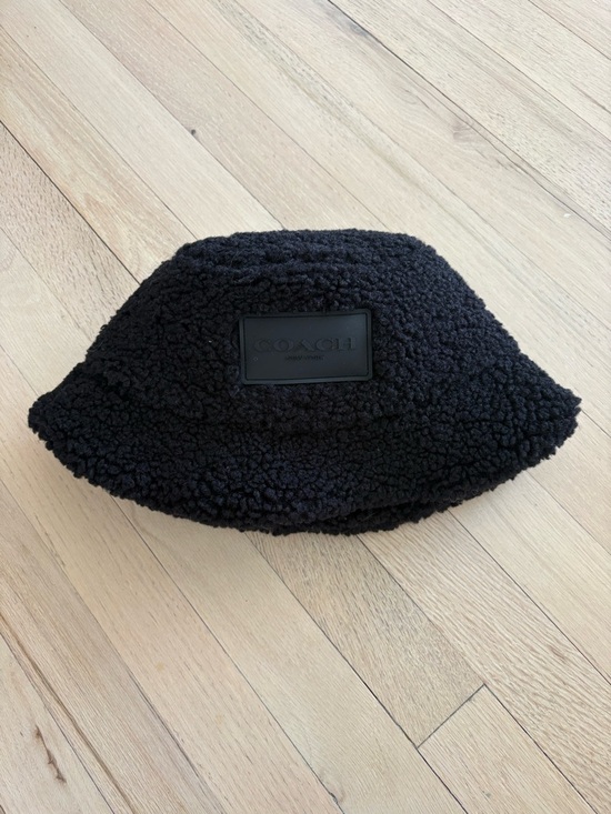 Coach Accessories - Coach Black Sherpa Bucket Hat with Signature Lining